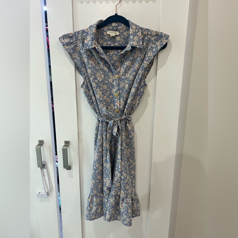 🌟3/$22🌟 Monteau Blue Gray Tie Front Sundress. Women’s size medium.